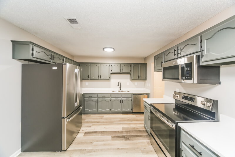 1,860/Mo, 3970 Powder Mill Rd Memphis, TN 38125 Kitchen View 2