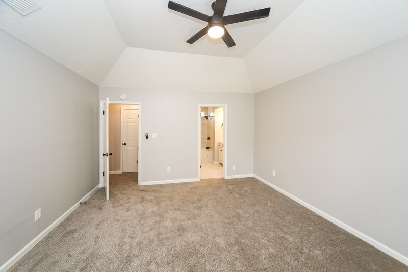 1,860/Mo, 3970 Powder Mill Rd Memphis, TN 38125 Main Bedroom View 2