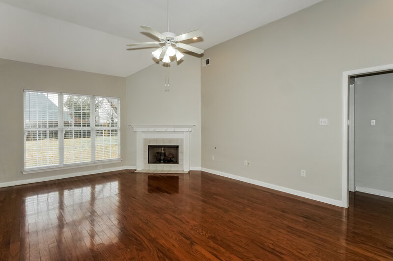 1,910/Mo, 5651 Carter Dr Southaven, MS 38672 Living Room View