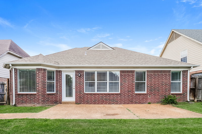 1,840/Mo, 305 Dogwood Spring Dr Oakland, TN 38060 Rear View