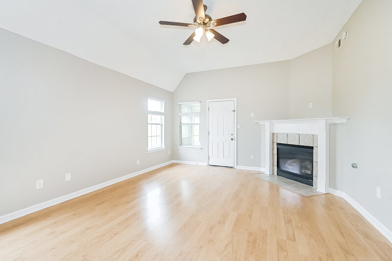 2,075/Mo, 5970 Fredrick Dr Southaven, MS 38671 Living Room View