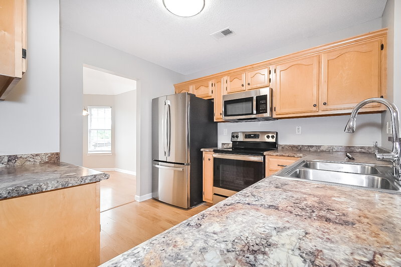 2,075/Mo, 5970 Fredrick Dr Southaven, MS 38671 Kitchen View 2