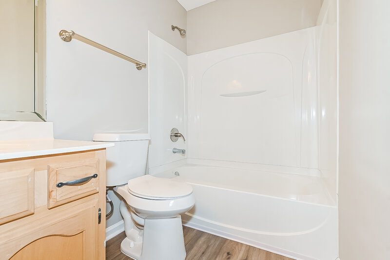 2,075/Mo, 5970 Fredrick Dr Southaven, MS 38671 Bathroom View