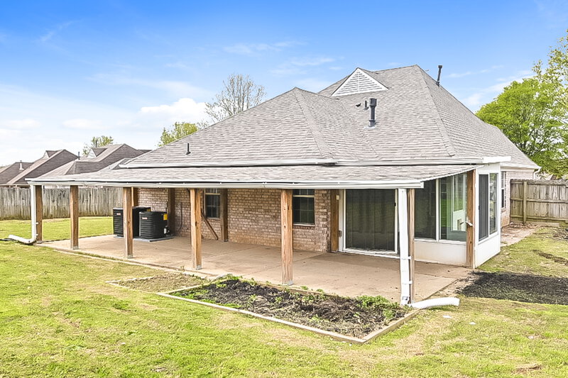 2,075/Mo, 5970 Fredrick Dr Southaven, MS 38671 Rear View