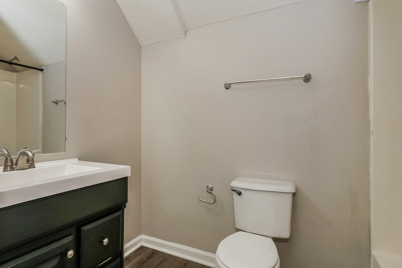 2,355/Mo, 1011 Stable Run Dr Cordova, TN 38018 Bathroom View