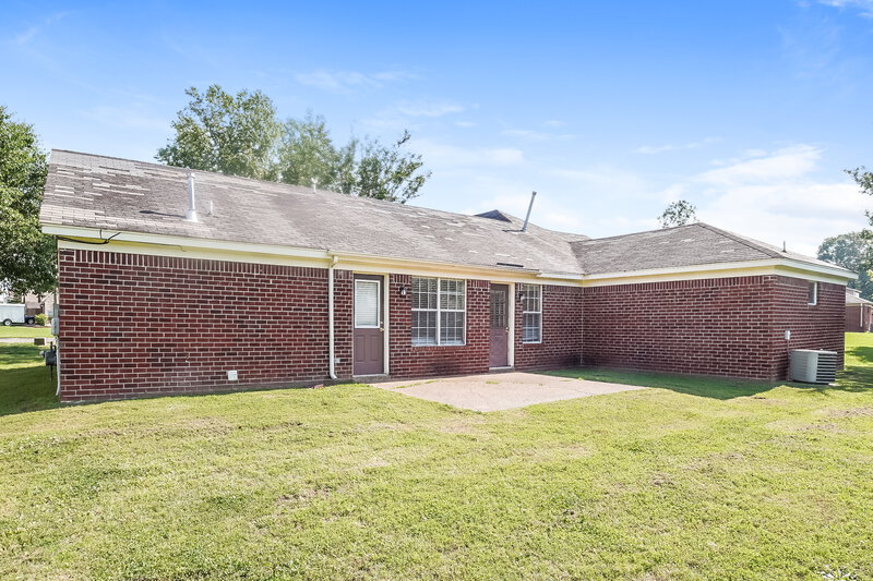 1,695/Mo, 4519 Shadow Hollow Dr Horn Lake, MS 38637 Rear View 2
