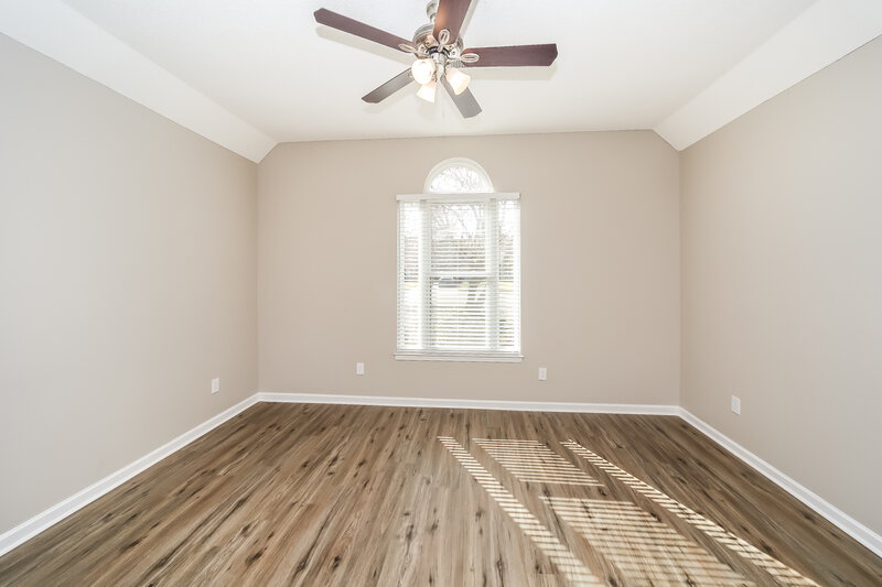 1,610/Mo, 5870 Waverly Dr Horn Lake, MS 38637 Main Bedroom View