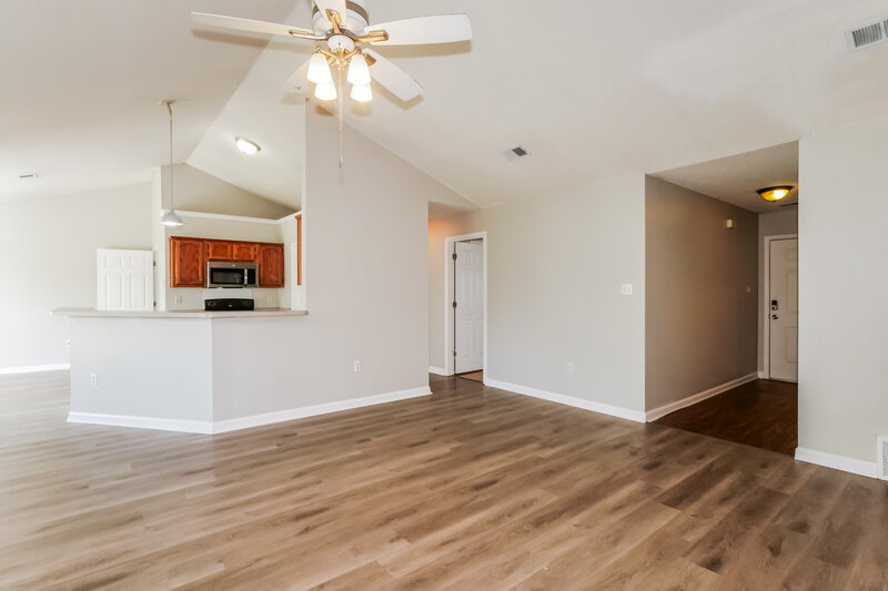 1,790/Mo, 7875 Sarah Ann Dr S Southaven, MS 38671 Living Room View 2