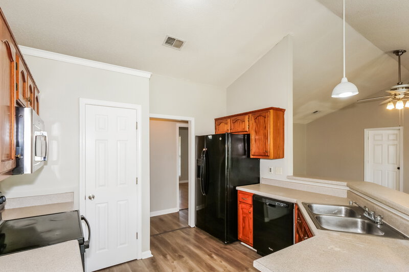 1,790/Mo, 7875 Sarah Ann Dr S Southaven, MS 38671 Kitchen View