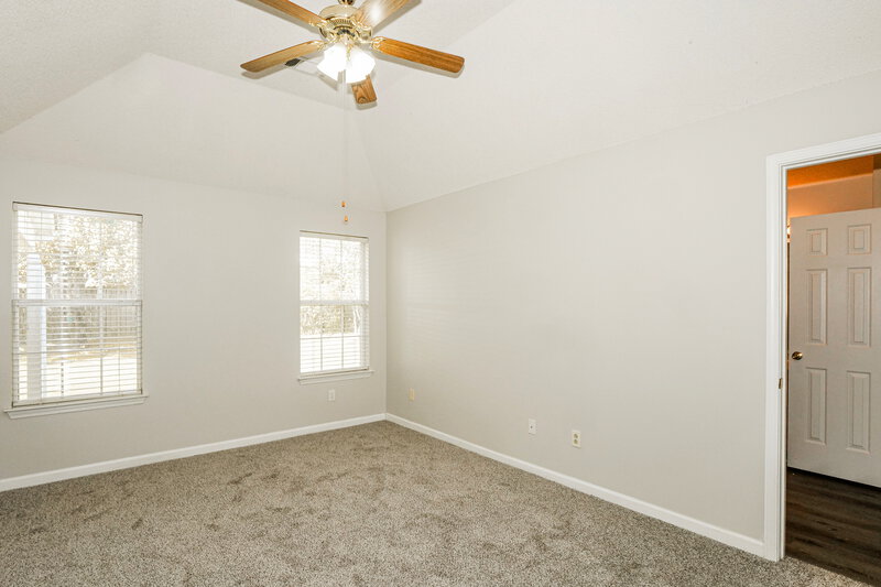 2,130/Mo, 75 Oakridge Cv Oakland, TN 38060 Main Bedroom View