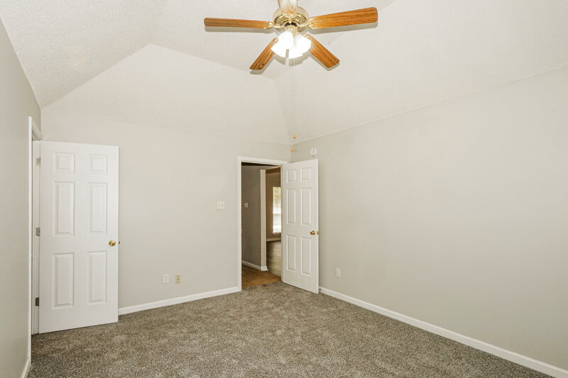 2,130/Mo, 75 Oakridge Cv Oakland, TN 38060 Main Bedroom View 2