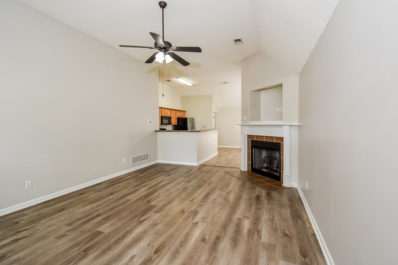 1,875/Mo, 9889 Southern Oak Way Olive Branch, MS 38654 Living Room View 2