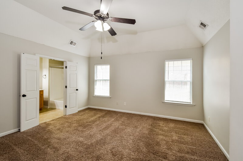 1,875/Mo, 9889 Southern Oak Way Olive Branch, MS 38654 Main Bedroom View