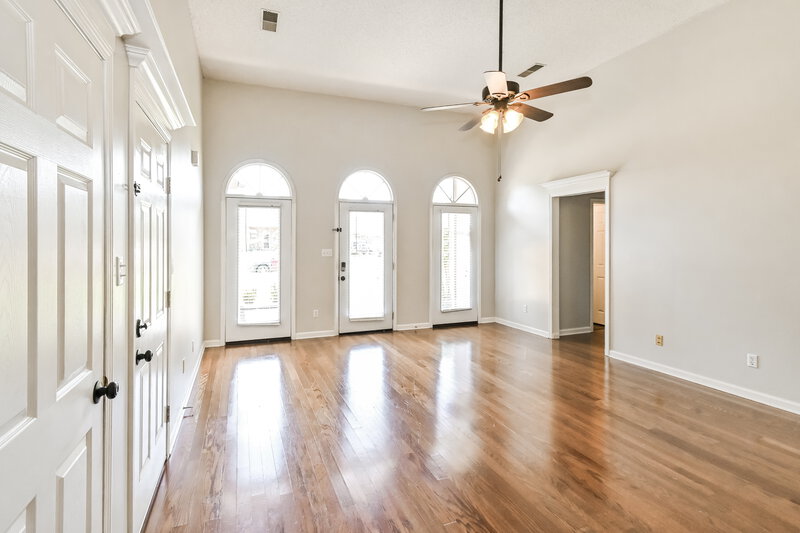 1,790/Mo, 10102 Fox Hunt Dr Olive Branch, MS 38654 Living Room View