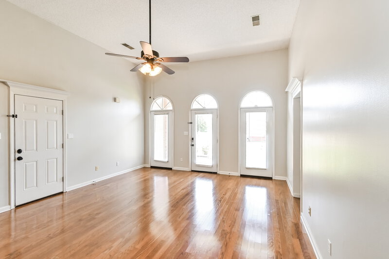 1,790/Mo, 10102 Fox Hunt Dr Olive Branch, MS 38654 Living Room View 2
