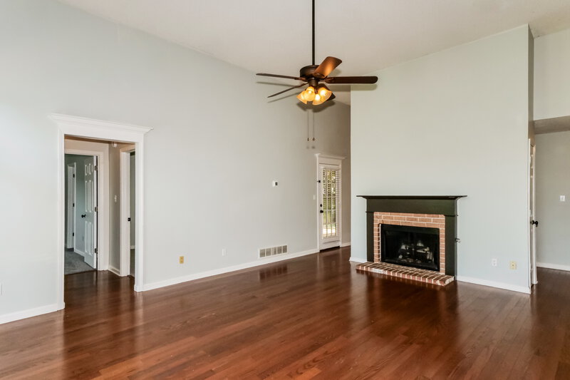 1,920/Mo, 10102 Fox Hunt Dr Olive Branch, MS 38654 Living Room View