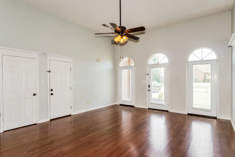 1,920/Mo, 10102 Fox Hunt Dr Olive Branch, MS 38654 Living Room View 2