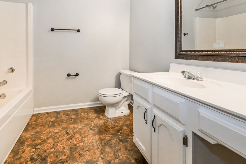 1,790/Mo, 10102 Fox Hunt Dr Olive Branch, MS 38654 Main Bathroom View