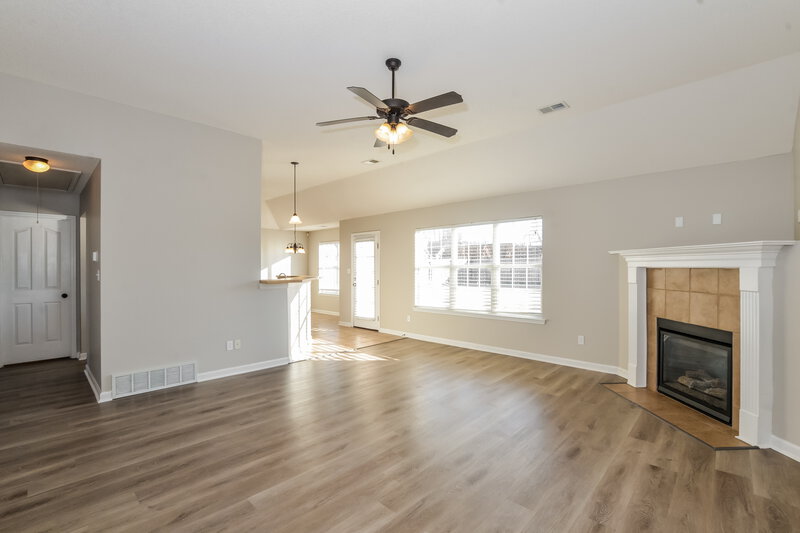 1,840/Mo, 3181 Scott Hill Cir Horn Lake, MS 38637 Living Room View 2