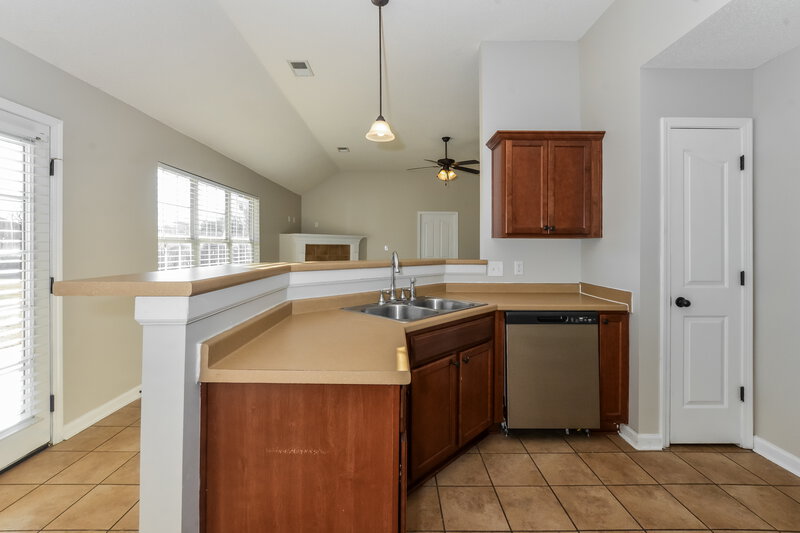1,840/Mo, 3181 Scott Hill Cir Horn Lake, MS 38637 Kitchen View 3