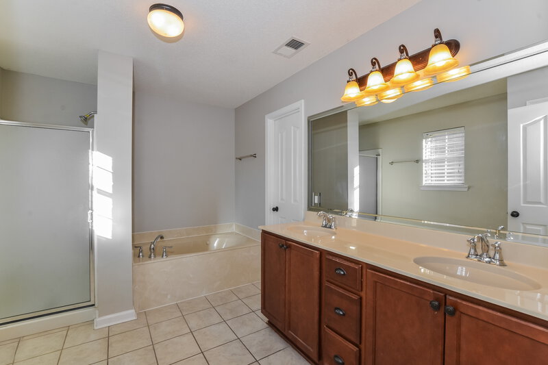 1,840/Mo, 3181 Scott Hill Cir Horn Lake, MS 38637 Primary Bathroom View