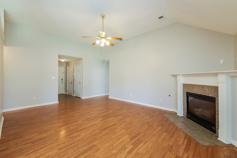 1,945/Mo, 1128 Fredrick Dr Southaven, MS 38671 Living Room View