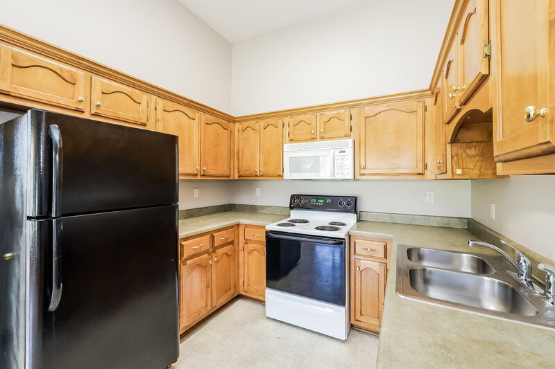 1,945/Mo, 1128 Fredrick Dr Southaven, MS 38671 Kitchen View 2