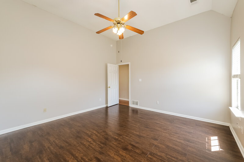 1,945/Mo, 1128 Fredrick Dr Southaven, MS 38671 Main Bedroom View 2