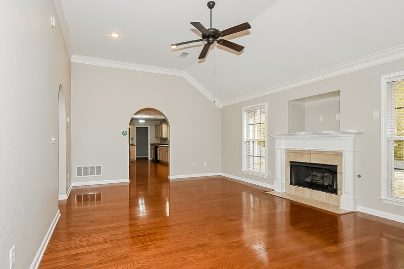 1,945/Mo, 4101 Sidlehill Dr Olive Branch, MS 38654 Living Room View 2