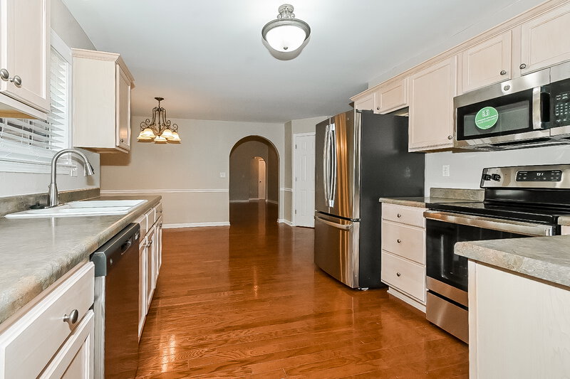 1,945/Mo, 4101 Sidlehill Dr Olive Branch, MS 38654 Kitchen View 2