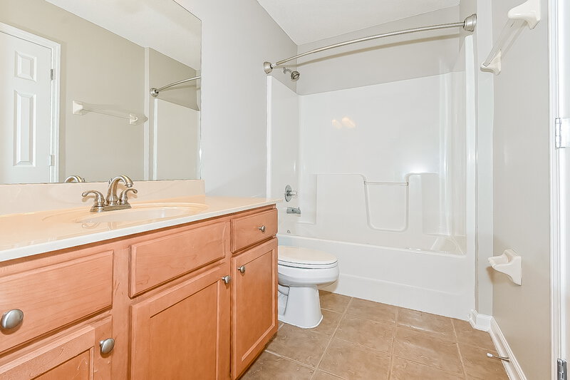 1,945/Mo, 4101 Sidlehill Dr Olive Branch, MS 38654 Bathroom View