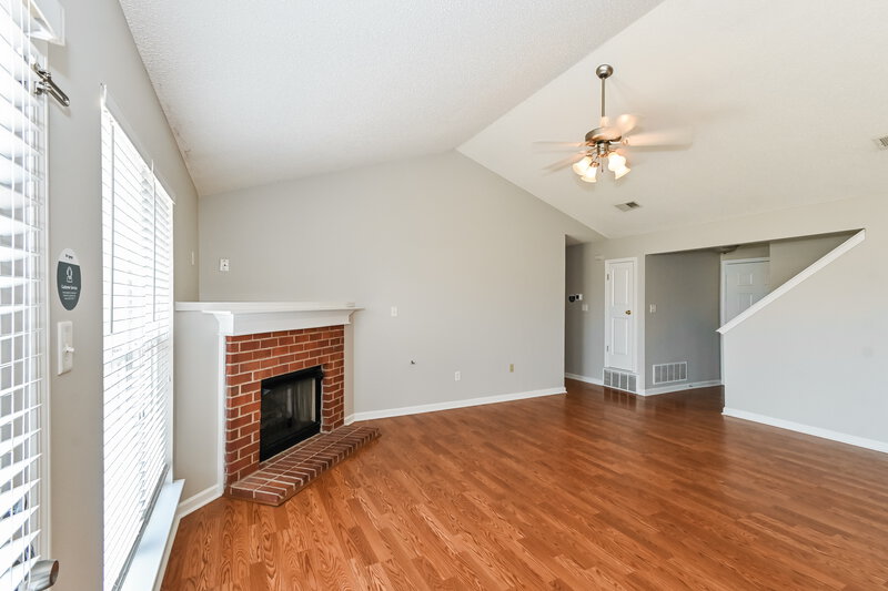 1,855/Mo, 1812 Cherry Creek Dr Southaven, MS 38671 Living Room View