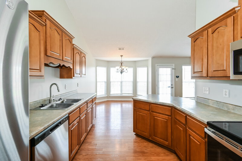 1,855/Mo, 1812 Cherry Creek Dr Southaven, MS 38671 Kitchen View 3