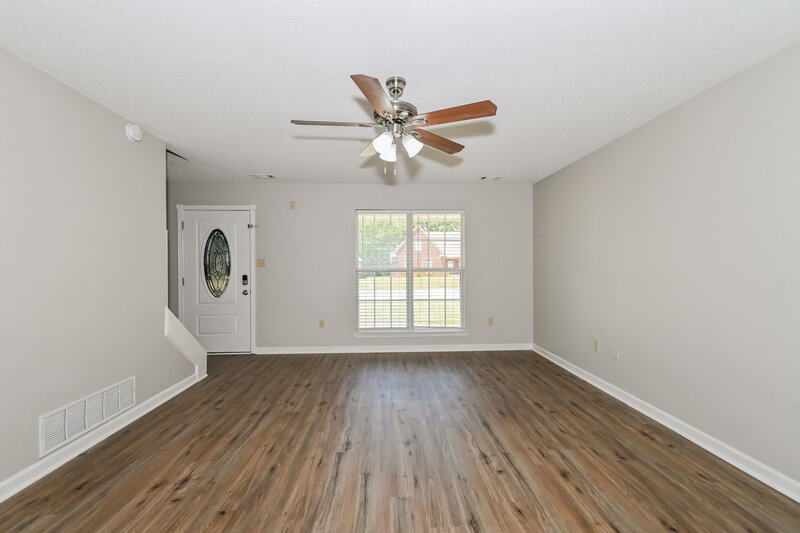 2,520/Mo, 6778 Branch Estates Dr Olive Branch, MS 38654 Living Room View