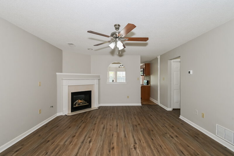 2,520/Mo, 6778 Branch Estates Dr Olive Branch, MS 38654 Living Room View 2