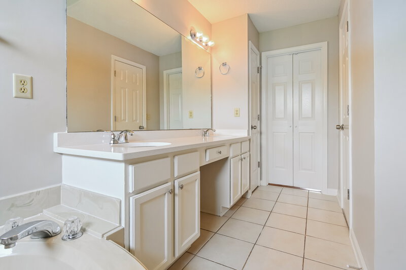 2,520/Mo, 6778 Branch Estates Dr Olive Branch, MS 38654 Bathroom View