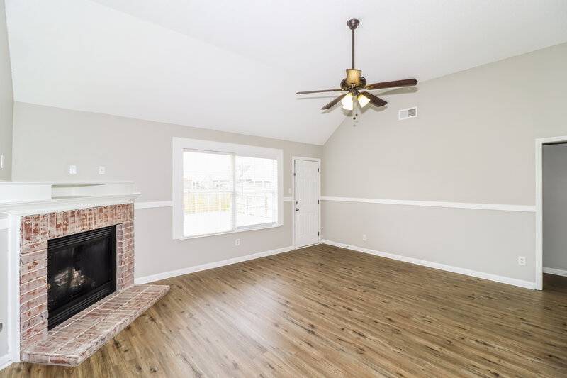 2,870/Mo, 5051 Will Fall Rd Bartlett, TN 38002 Living Room View 2