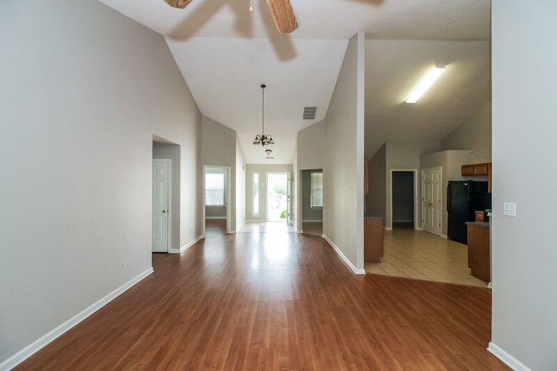 2,050/Mo, 65 Arborlon Cv Oakland, TN 38060 Living Room View