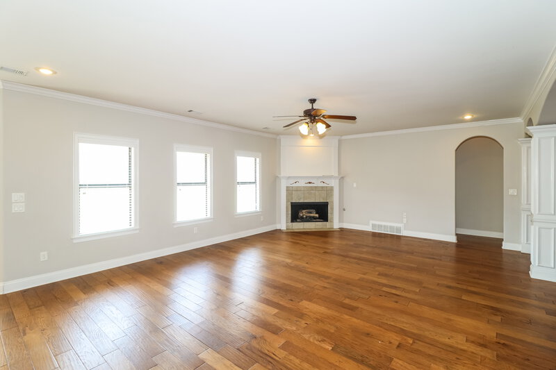 2,565/Mo, 30 Whispering Creek Dr Oakland, TN 38060 Living Room View 2