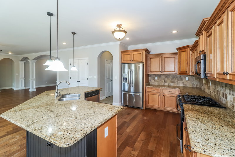 2,565/Mo, 30 Whispering Creek Dr Oakland, TN 38060 Kitchen View