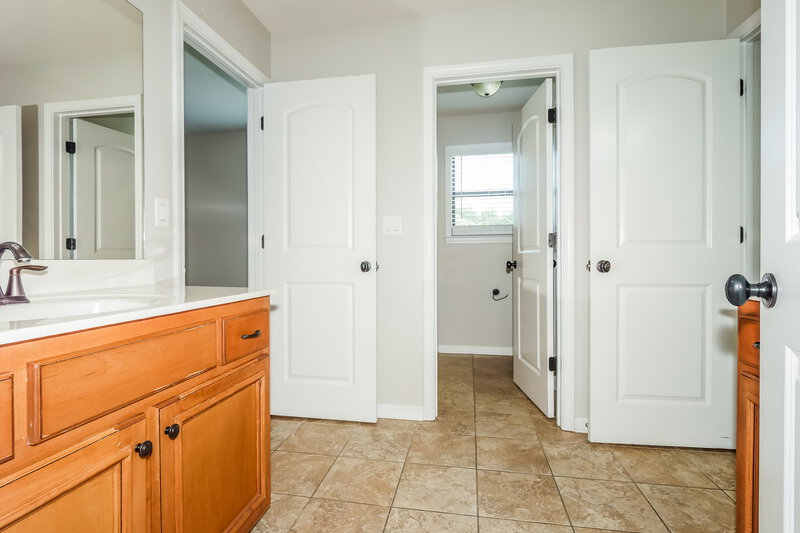 2,480/Mo, 55 Misty Meadows Cv Oakland, TN 38060 Bathroom View
