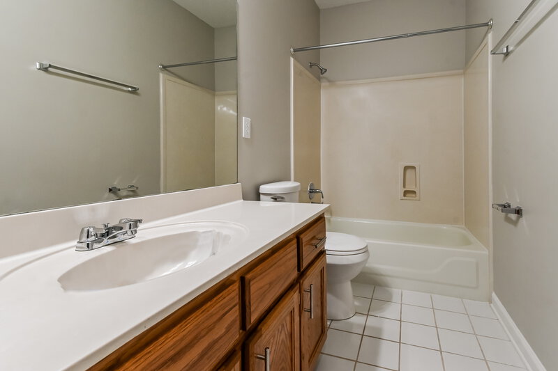 2,040/Mo, 6669 Sandbourne W Olive Branch, MS 38654 Bathroom View