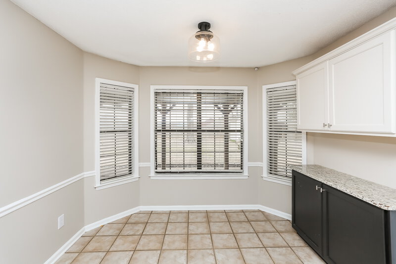 2,105/Mo, 198 N Parkway St Hernando, MS 38632 Breakfast Nook View