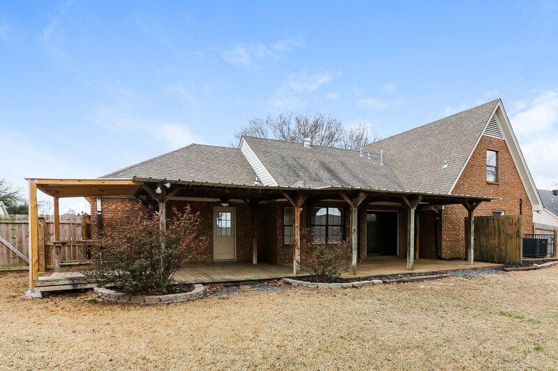 2,105/Mo, 198 N Parkway St Hernando, MS 38632 Rear View