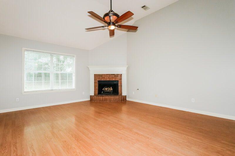 2,265/Mo, 6658 Raner Cv Arlington, TN 38002 Living Room View