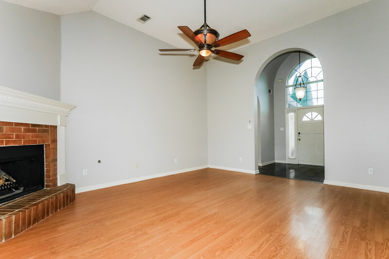 2,265/Mo, 6658 Raner Cv Arlington, TN 38002 Living Room View 2