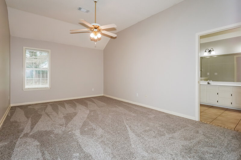 2,265/Mo, 6658 Raner Cv Arlington, TN 38002 Main Bedroom View