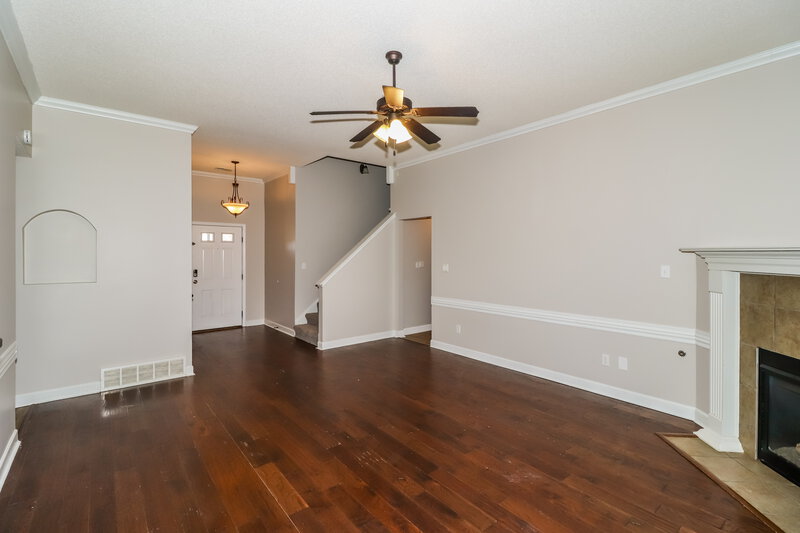 2,155/Mo, 8374 Blue Ridge Dr Southaven, MS 38672 Living Room View 2