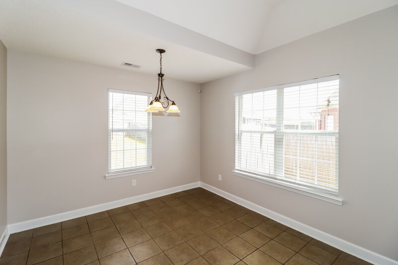 2,155/Mo, 8374 Blue Ridge Dr Southaven, MS 38672 Dining Room View
