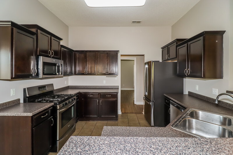 2,155/Mo, 8374 Blue Ridge Dr Southaven, MS 38672 Kitchen View